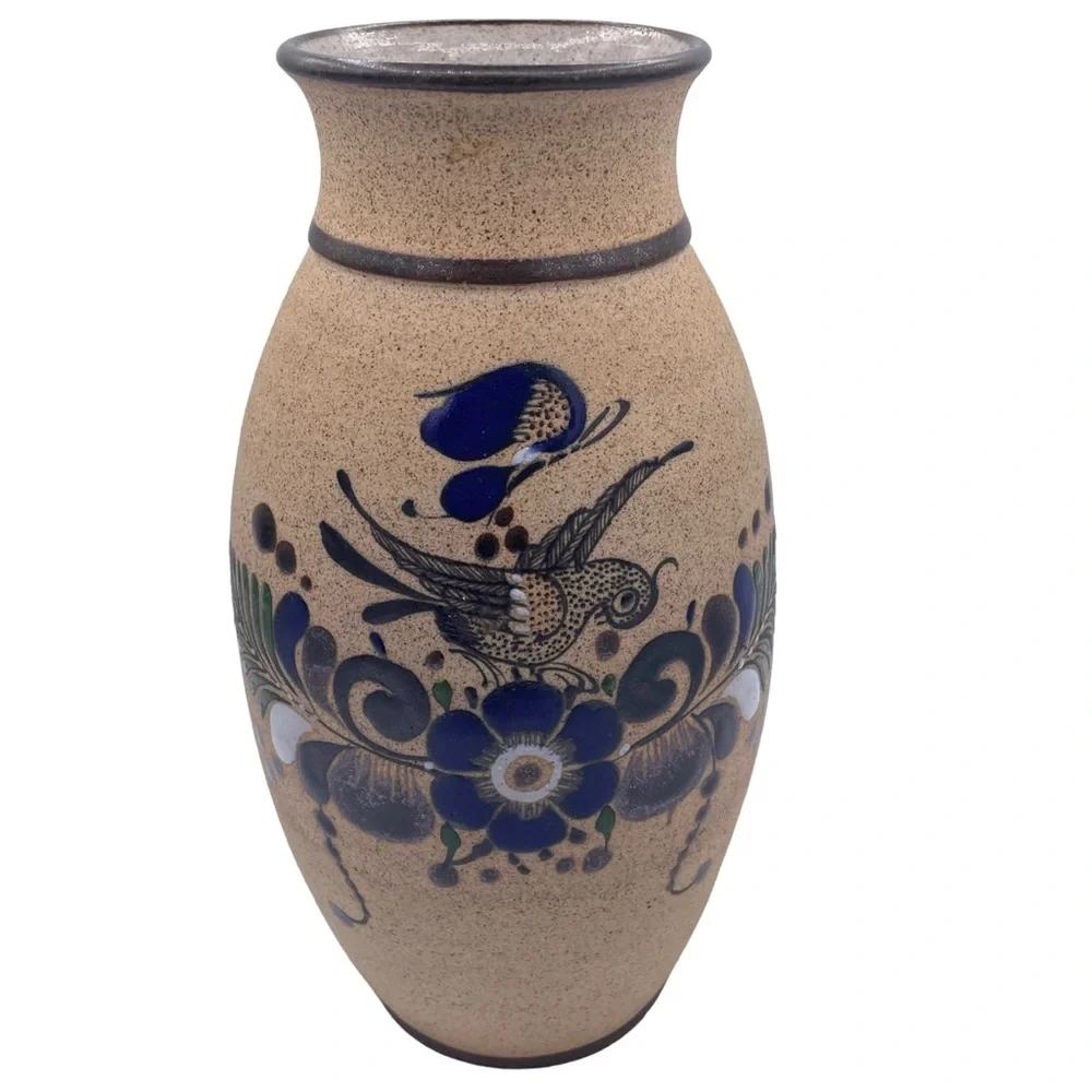 Mexican folk art tonala pottery vase, signed hand painted sandstone